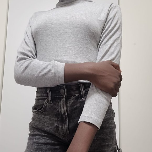 Grey Turtle Neck - Picture 1 of 4